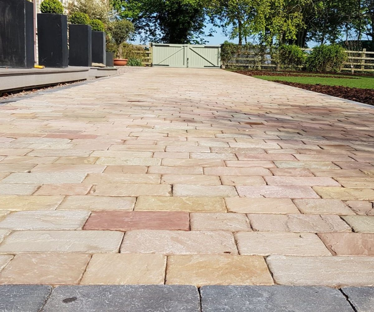 Natural-Paving-Fossestone-Forest-Block-Paving-Driveway