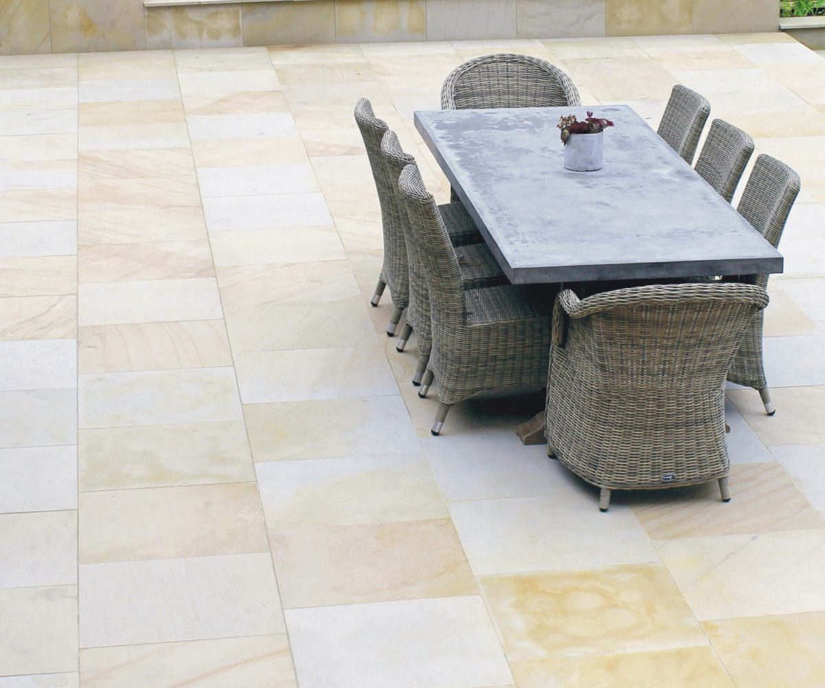 Natural-Paving-Premiastone-Ivory-Patio-With-Outdoor-Dining-Table-and-Chairs-1.jpg