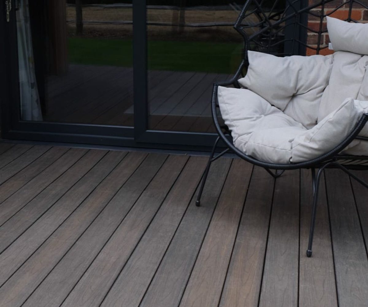 Piranha-Espresso-Terrafuzion-Decking-outside-sliding-doors-1.jpg