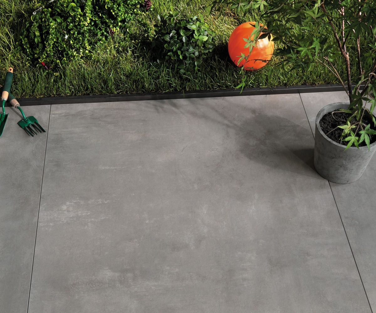 Vitripiazza-Colosso-Ravana-Porcelain-Paving-1.jpg